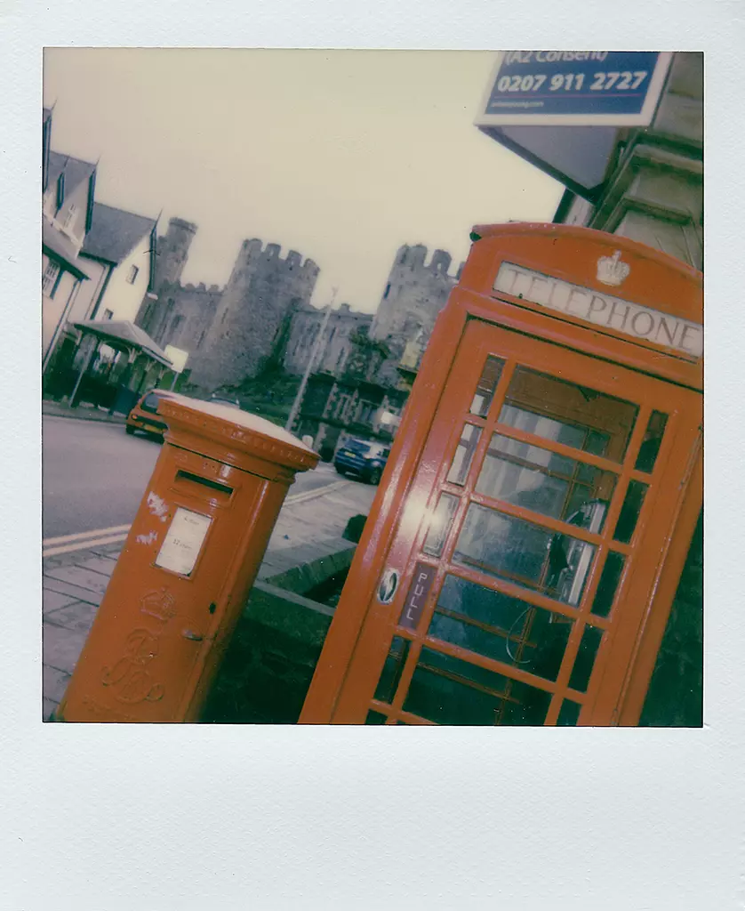 Polaroid cabine téléphonique rouge London AVA Agence de Communication SSII