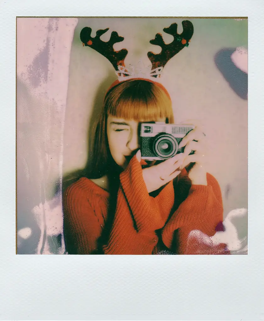 Polaroid femme photo AVA Agence de Communication 